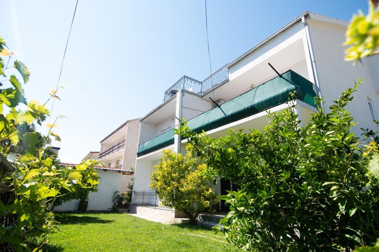 Apartmani Ivana 2 Kaštela Exterior foto